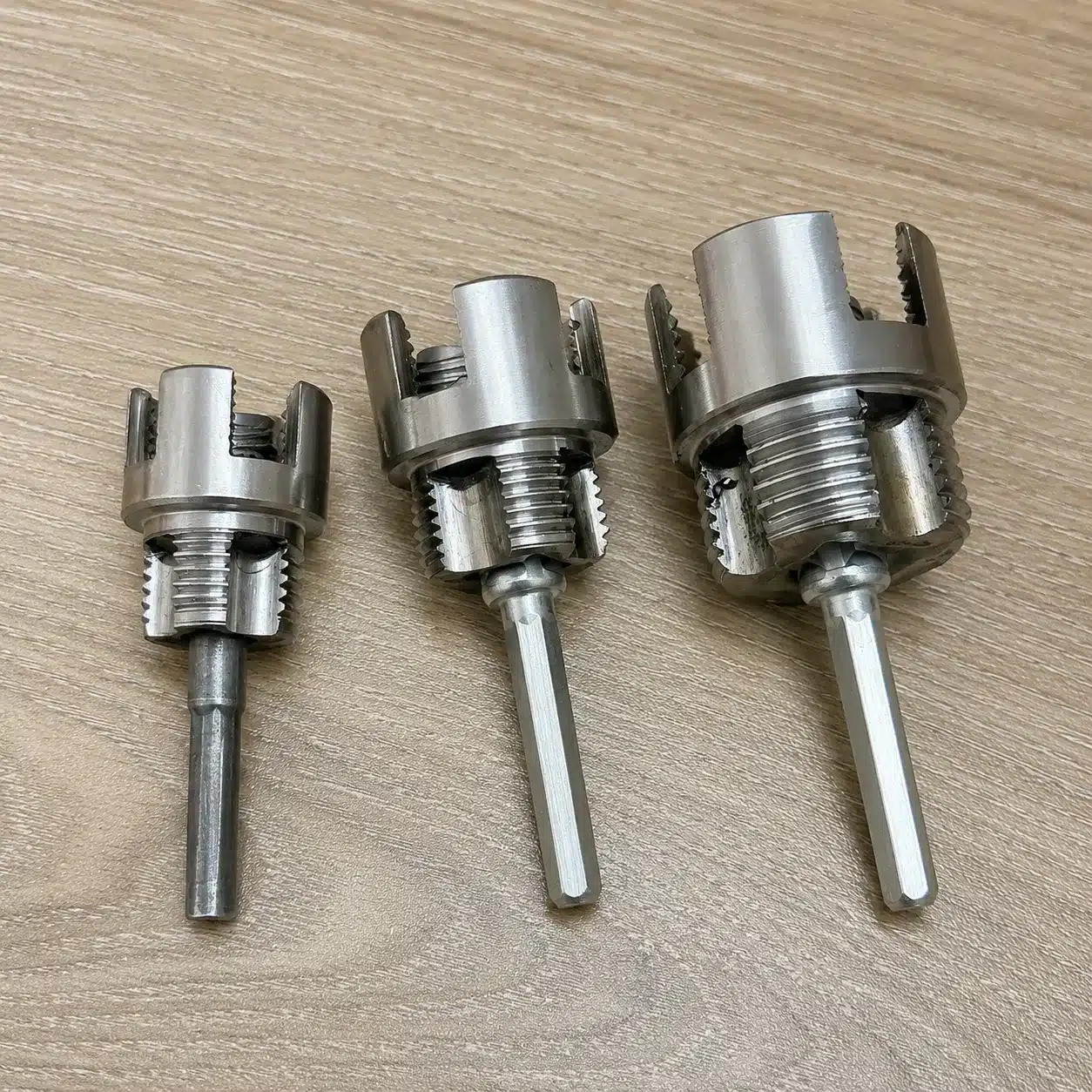 3-in-1 Pipe Thread Cutting Tool - Image 3